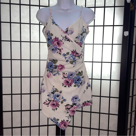 Rue21 Ladies asymmetrical romper size medium - Picture 2 of 8